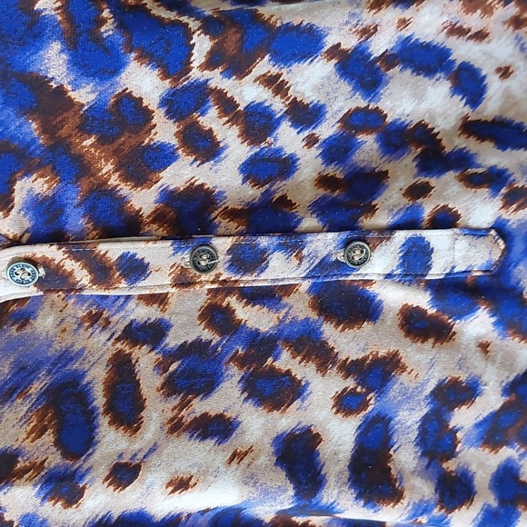 "Anne Klein" size M, 95% Polyester and 5% Spandex, polo style long sleeve top - Picture 3 of 9